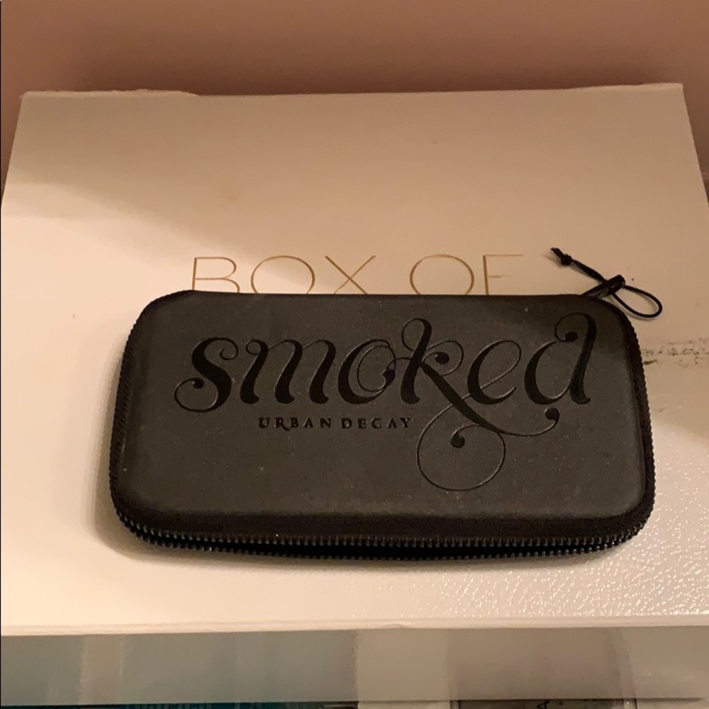 Urban decay smoked eyeshadow pallet
